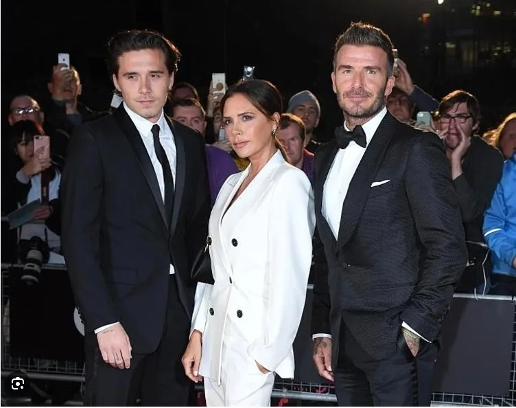 brooklyn-beckham-la-ai-vi-sao-lai-tu-mat-bo-me-a1-a