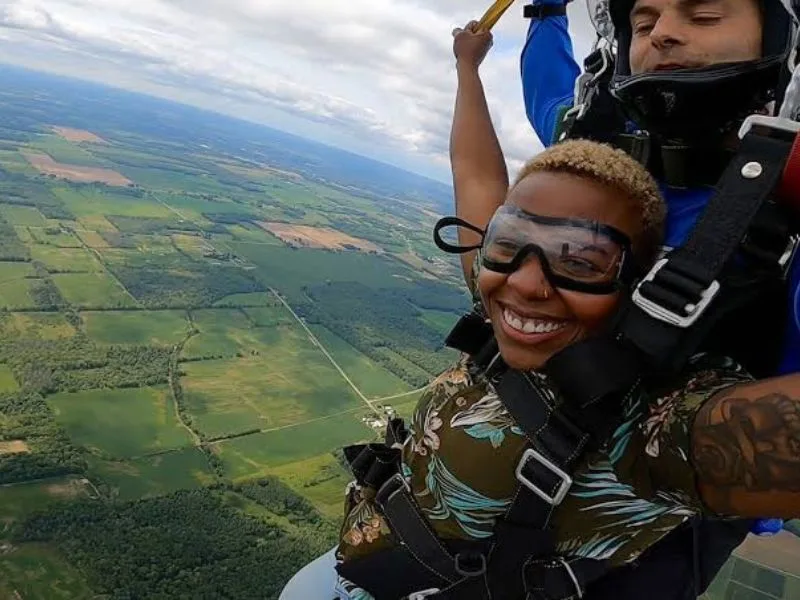 skydiving la gi kham pha mon the thao nhay du day cam xuc