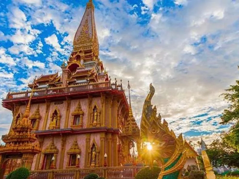 phuket thai lan kham pha thien duong bien xanh xu chua vang